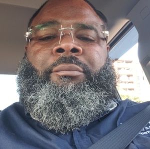 Meet your Posher, Loyes